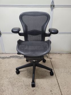 HERMAN MILLER AERON® Size A Office Computer Desk Chair, Fully Loaded