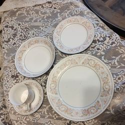 SILVERIE Fine China, 4 Settings Of Five