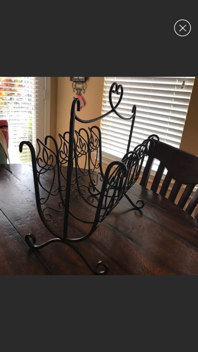 Southern Living Iron Magazine Rack