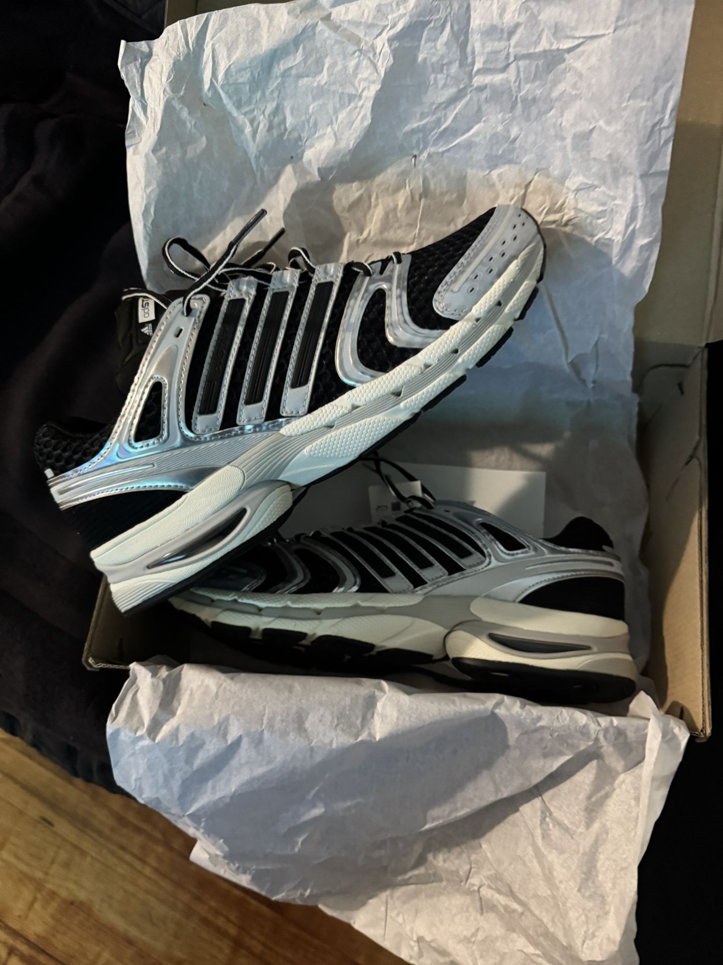 “BRAND NEW ADDIDAS STAR 5 SIZE 10”