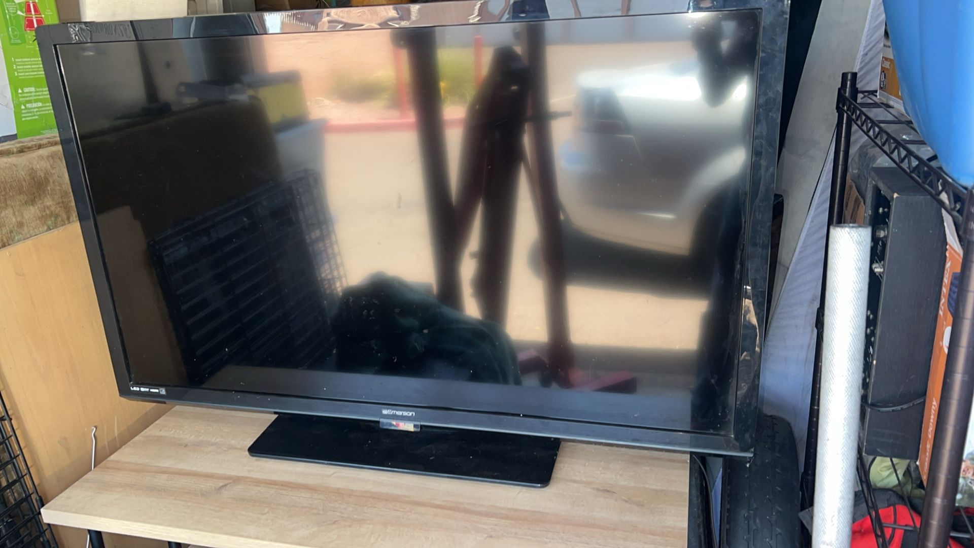 42 Inch Emerson Tv