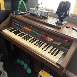 Lowrey Organ For Sale