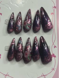 Press on nails