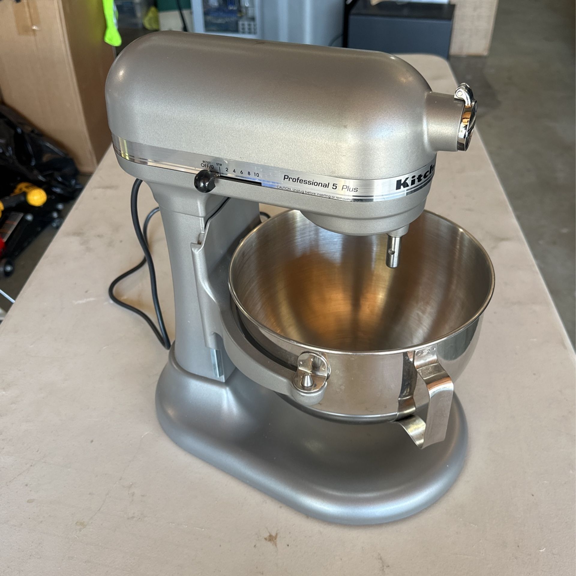KitchenAid Pro 5 Plus 5QT 450 Watt Bowl Lift Stand Mixer KV25G0XSL