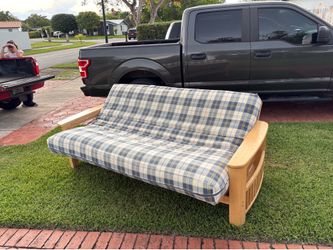 Futon / Day bed
