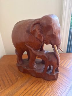 Wooden elephant with baby elephant one piece