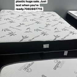 Huge sale for Mattress And Box Twin size mattress and box 150.$ full 190$ Queen 200$ king 290$. free delivery free set up 708….280….7715… cash or Zell