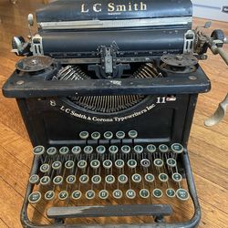 L.C. Smith & Corona Typewriter #8 Antique (1934 - serial #1119162B 11)