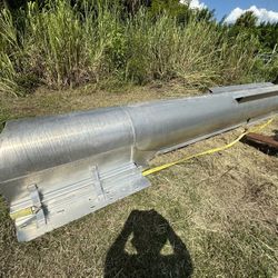 Center Pontoon With Transom