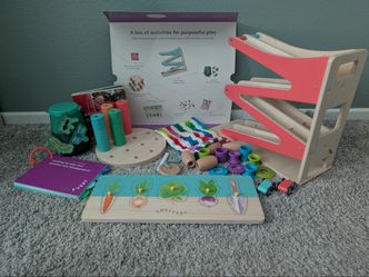 Lovevery The Pioneer Play Kit
Months 16-18