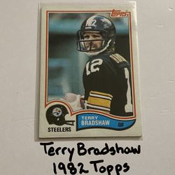 Terry Bradshaw Pittsburgh Steelers Hall of Fame QB 1982 Topps Card. 