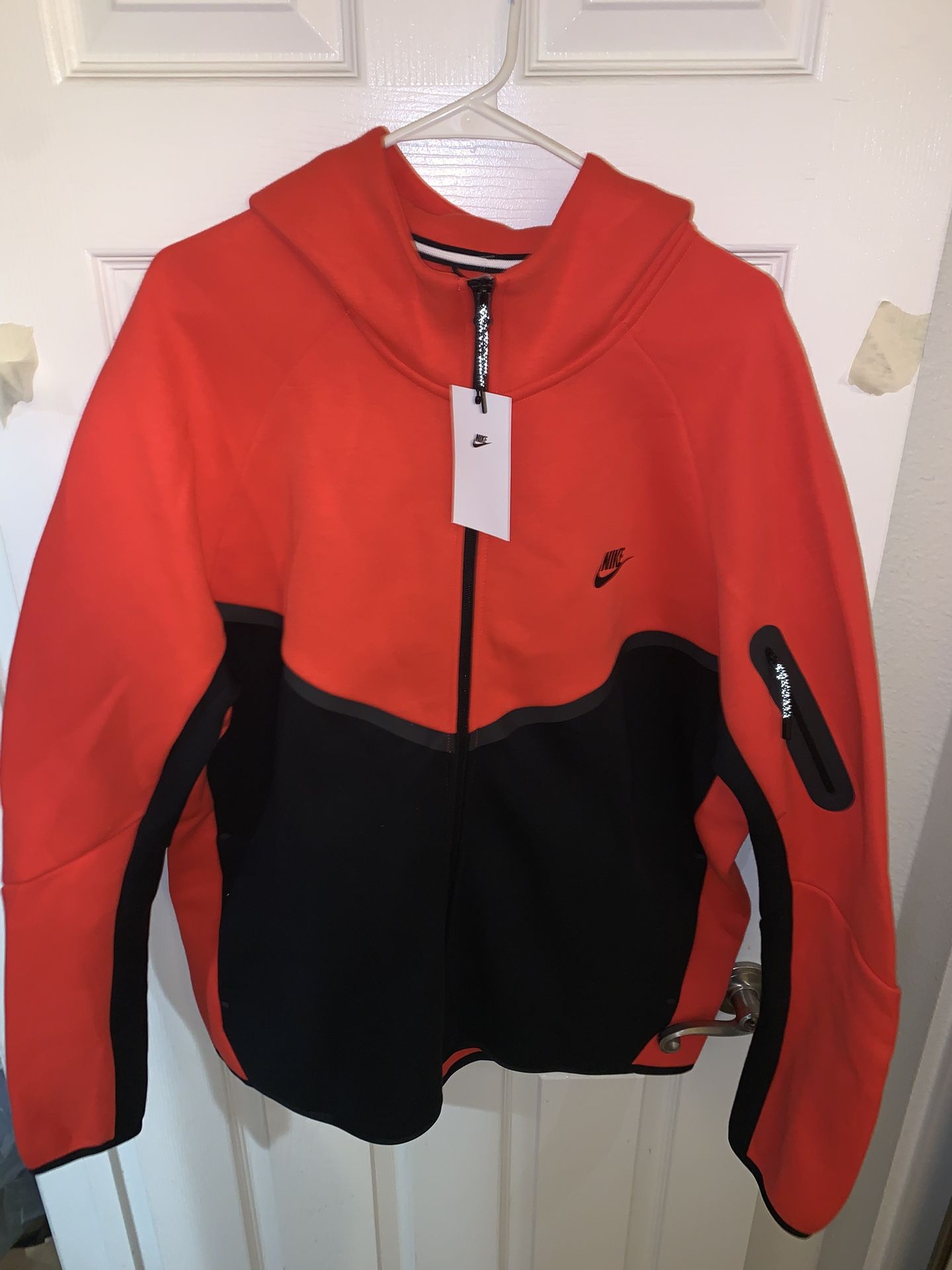 BNWT Men’s Nike Tech Fleece Full Zip Jacket - Size XXL 2XL