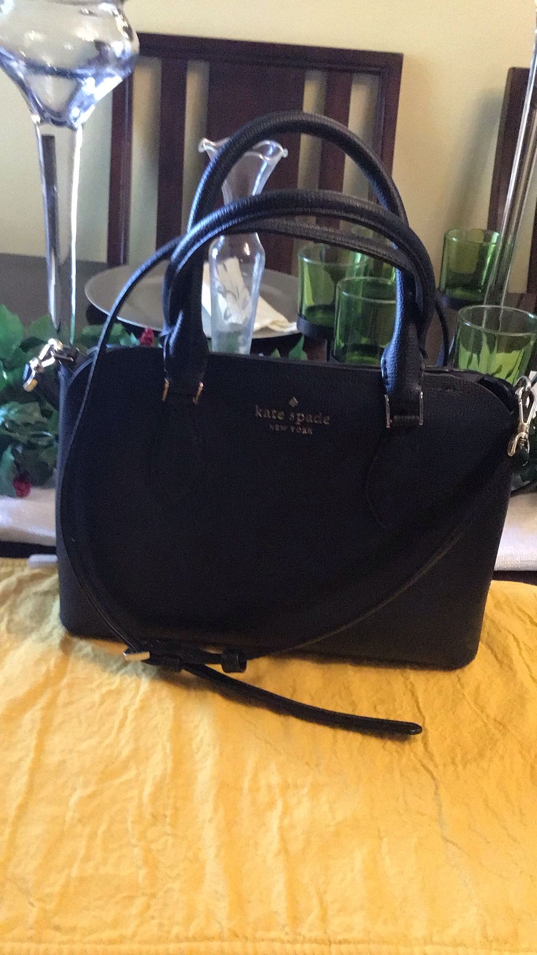 Kate Spade   MEDIUM SIZE 