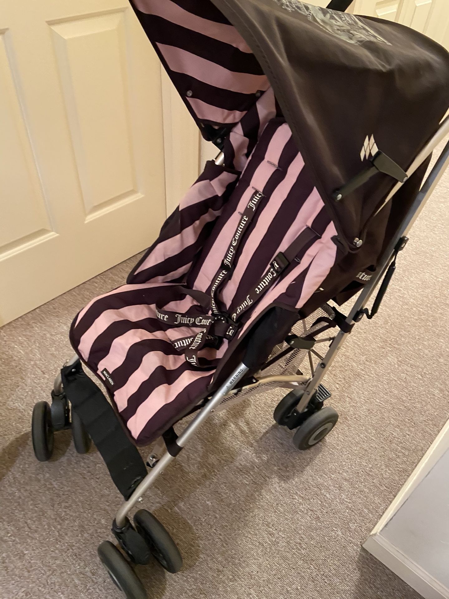 McLaren stroller, Juicy Couture special addition , excellent condition, extra accessories included.