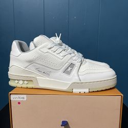 Louis Vuitton Trainer White Signature