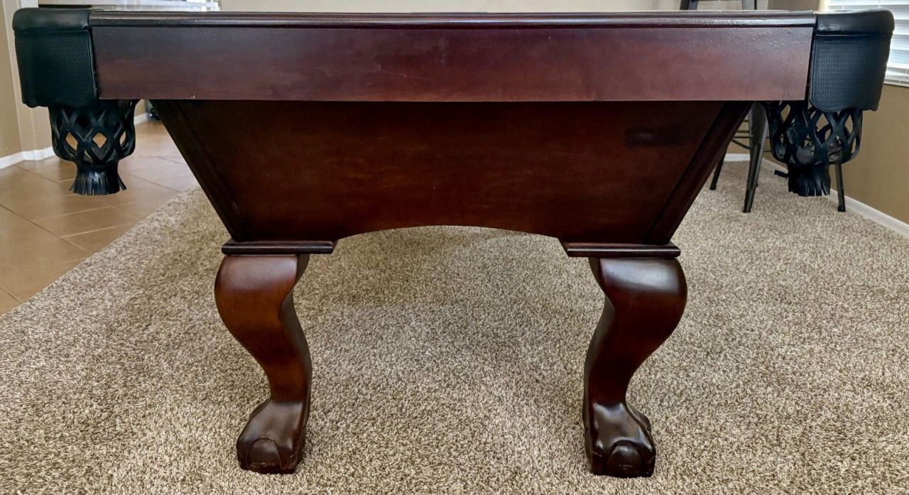 Buckhorn 7 Foot Ball And Claw Leg Pool Table