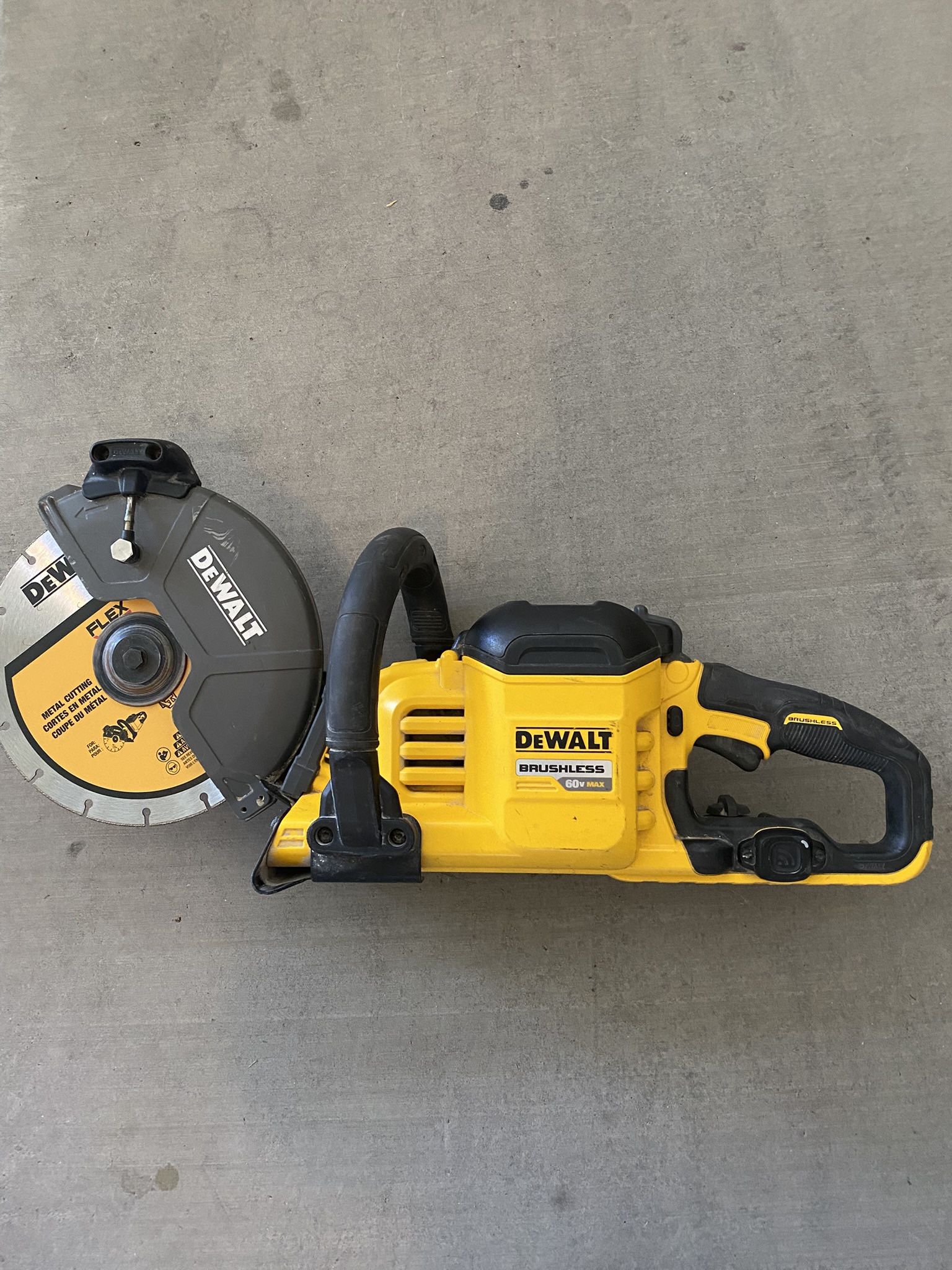 Dewalt 60V Brushless 9 In. Cut Off Saw DCS690B