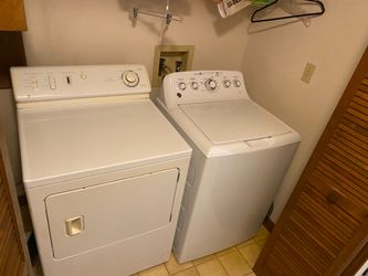 Washer and dryer set $275