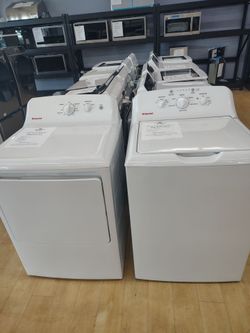 $888 Hotpoint gas washer dryer set
