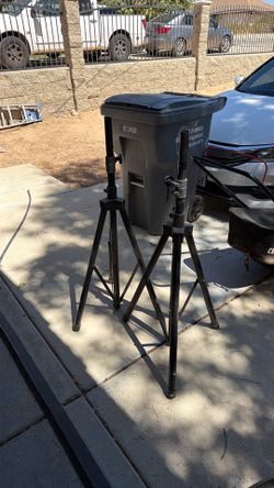 Speaker stands x2