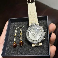 Nice 👍 !! Women's Watch and Earring Combo !