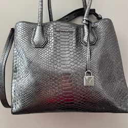 Nice Silver Leather MK Handbag