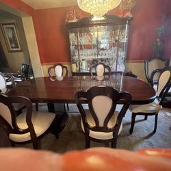 Beautiful Dining Set 