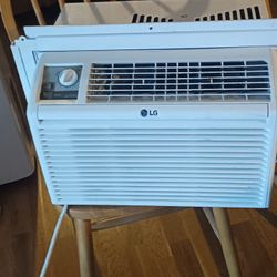 LG Window AC Unit With All Accessories For Installation Works Great!