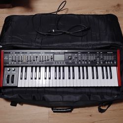 Behringer Deepmind 12