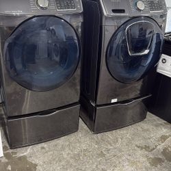 Samsung Frontload Washer And Dryer Set 