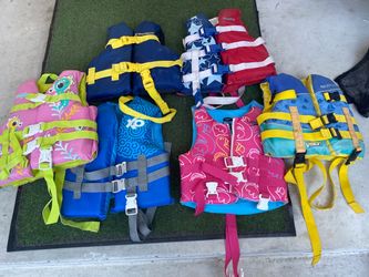 Lot of 7 Kids Life Jackets 30-50 lbs weight range