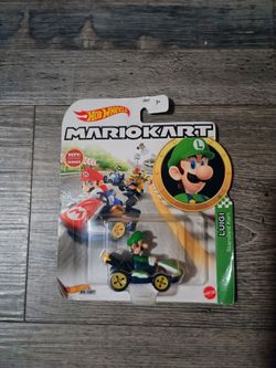 Hot Wheels 1:64 scale die-cast Luigi Standard Kart