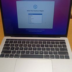 Mac Book Pro Laptop