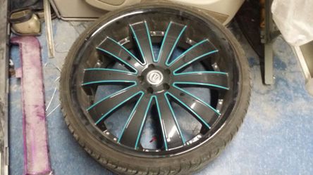 Rims 24" it fit my dodge charger, challenger, needs one tire.