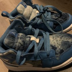Jordan 1 Mid TD