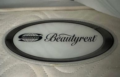 Simmons Beauty Rest Queen size 14” mattress