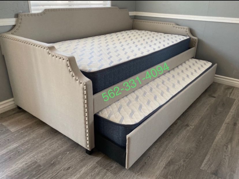 Daybed Nuevas.   Khaki Twin /Twin Daybed With Both Mattresses Included 