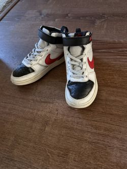 Kid Nike High Top Court Borough White Black Red Size 13C