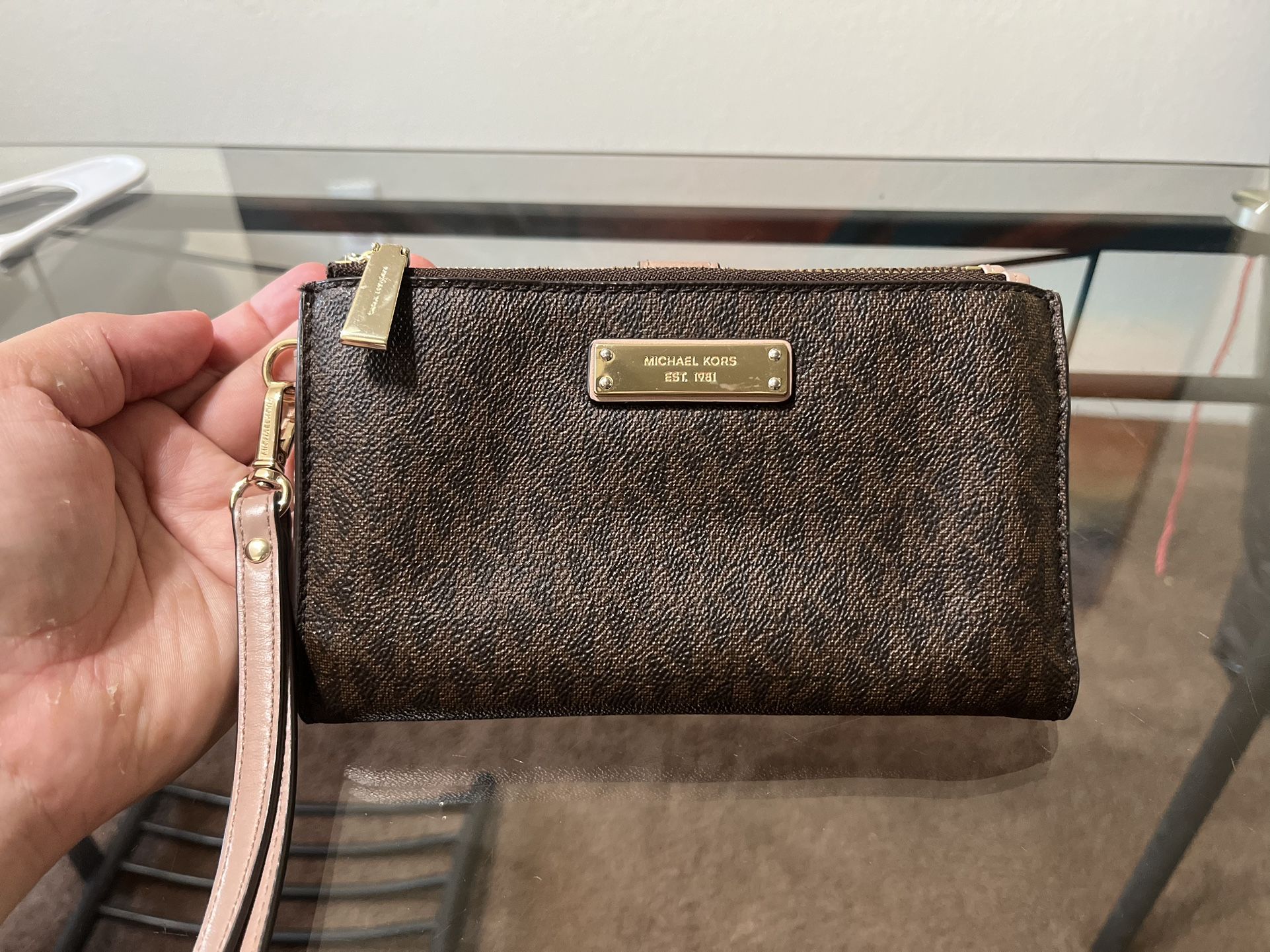 Michael Kors Phone Wallet !