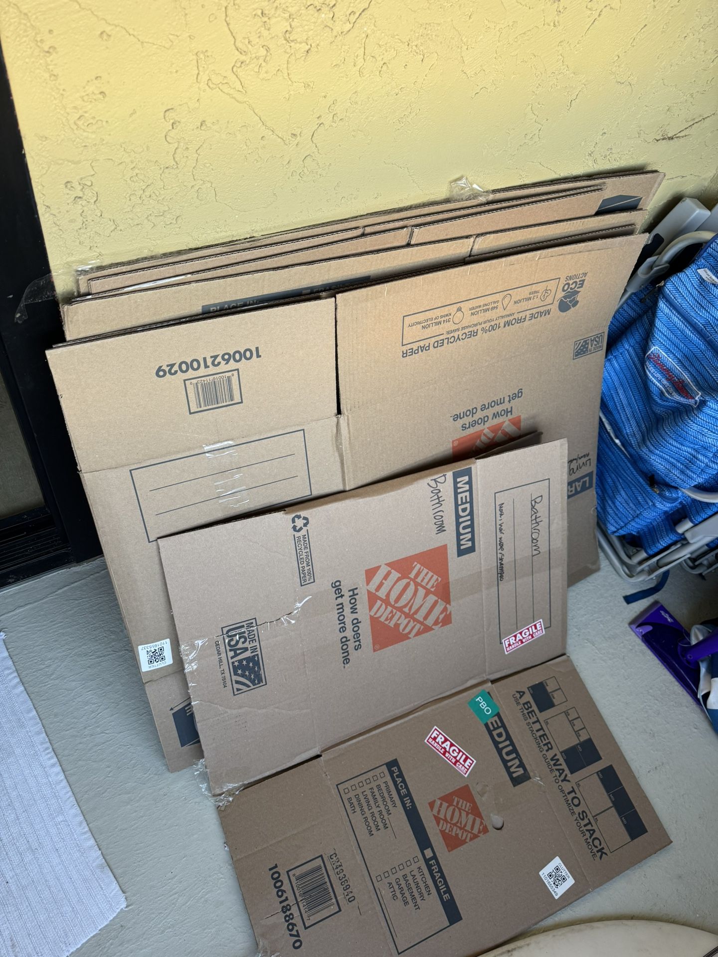 FREE MOVING BOXES