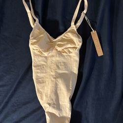 Skims Bodysuit 