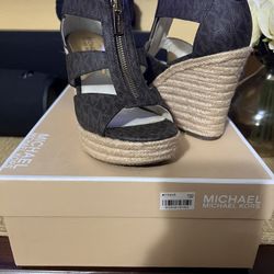Womans Michael Kors Shoes Size 7 1/2, Damita Wedde, Used Once, Not Christian Lououtin 