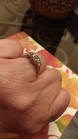 White Gold 10 K with Diamonds size 5 /6