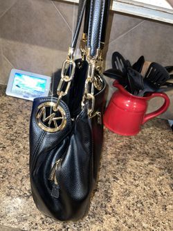 Michael Kors Lillie Large Chain Shoulder Tote for Sale in Conroe