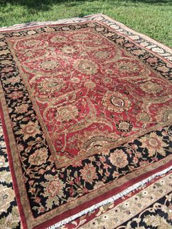 VERY NICE LARGE 8 BY 10 100 PERCENT VIRGIN WOOL MADE IN INDIA AREA RUG