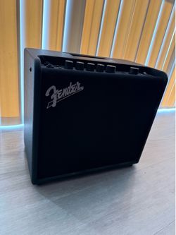 Fender Mustang LT25