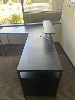 Black L-Shaped Corner Conputrer