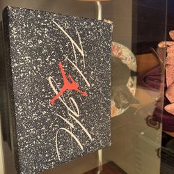 Midnight Navy Jordan 4