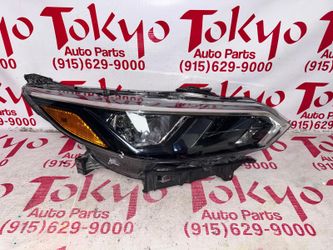 2020-2023 Nissan Sentra S SV Right headlight  Halogen OEM