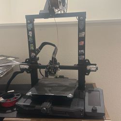 Ender 3 S1 good quality. With roll of red PLA. Auto bed leveling.